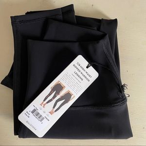 Alo Yoga 7/8 High Waist Ripped Warrior Legging